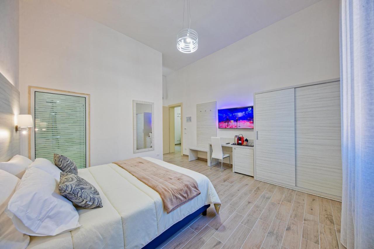 Hotiday Room Collection - Lecce Gianmarti Suite Bagian luar foto