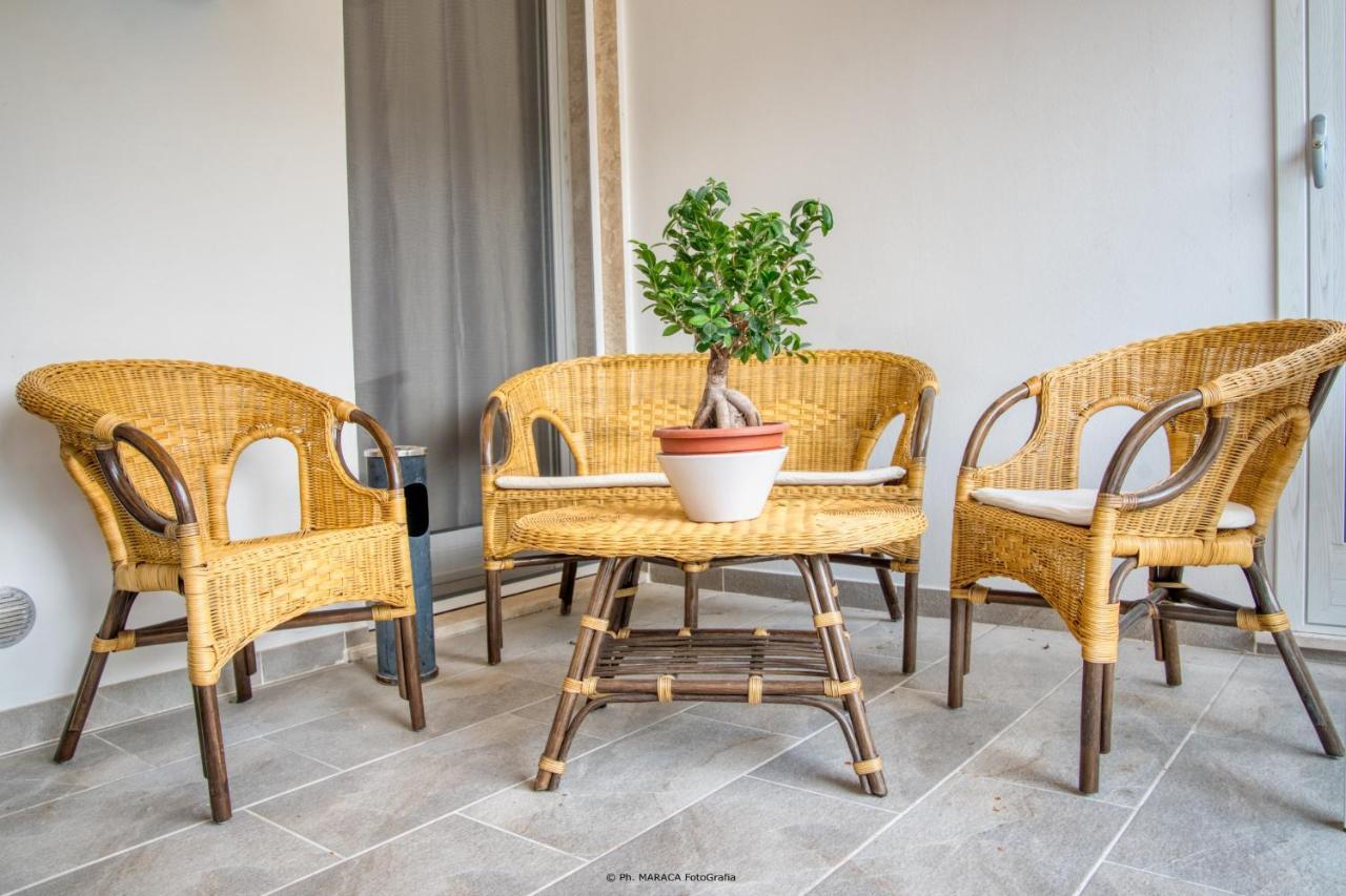 B&B Gianmarti Suite Lecce Bagian luar foto