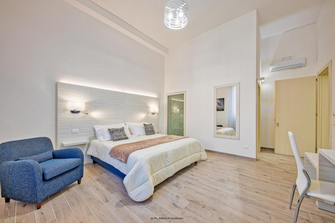 Hotiday Room Collection - Lecce Gianmarti Suite Bagian luar foto
